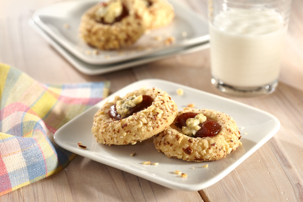 Sweet Guava and Gorgonzola Thumbprint Cookies